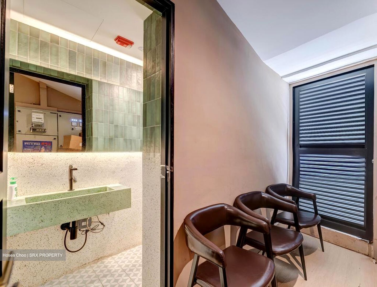 Lorong Telok (D1), Retail #518903051